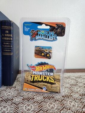 Hot Wheels Monster Trucks World's Smallest - TigerShark